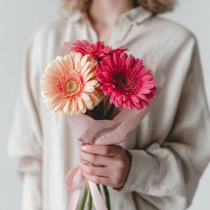 Букет 3 цветные герберы