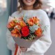 Букет 3 оранжевые альстромерии с розой