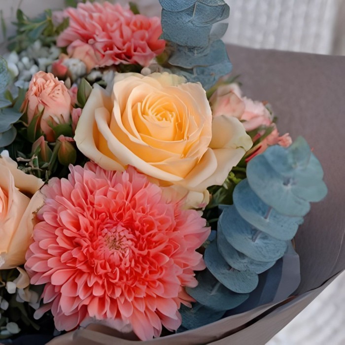 Букет 3 желтые розы с хризантемой