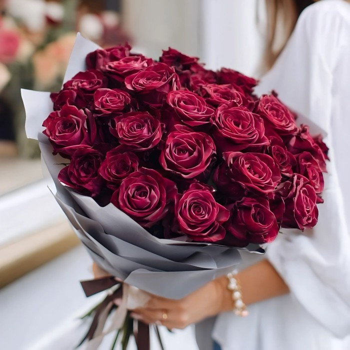 Букет 35 бордовых роз