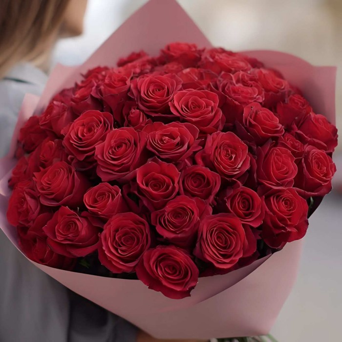 Букет 37 красных роз