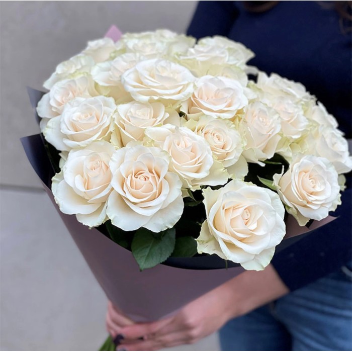 Букет 23 белые розы