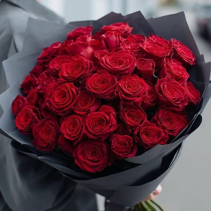 Букет 42 красные розы