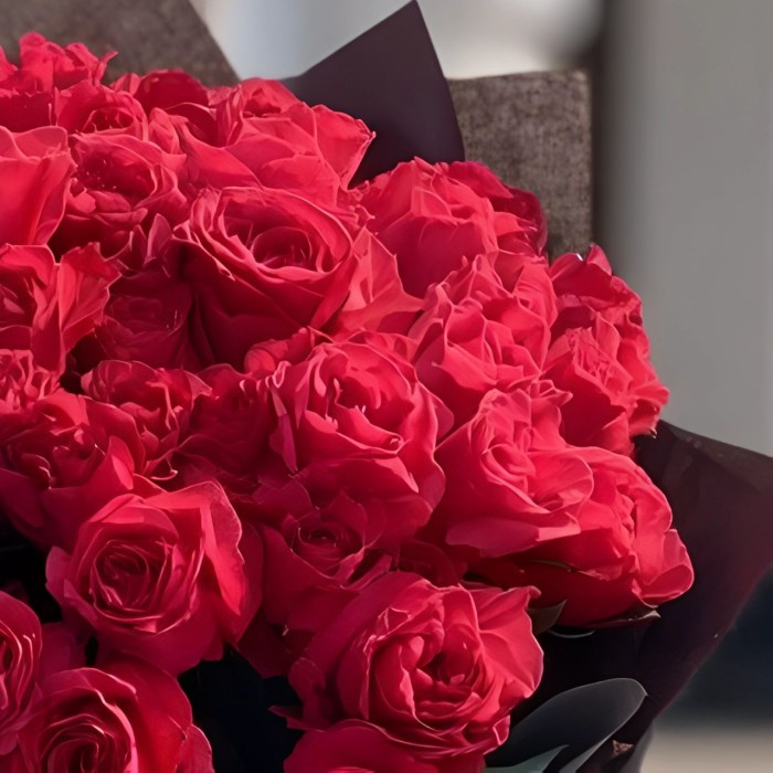 Букет 47 красных роз