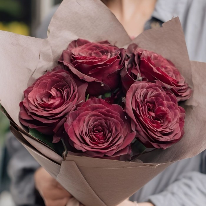 Букет 5 бордовых роз