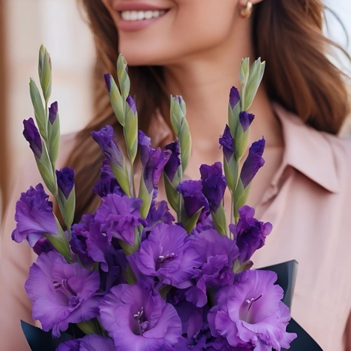 Букет 5 фиолетовых гладиолусов