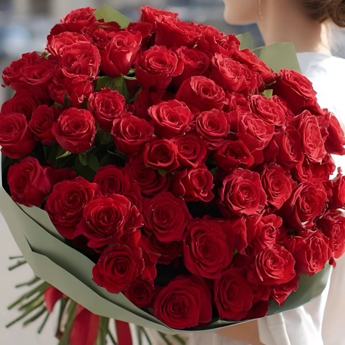 Букет 57 красных роз