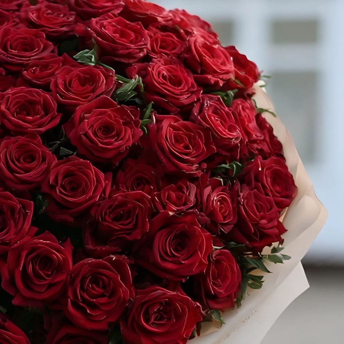 Букет 67 красных роз