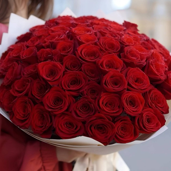 Букет 69 красных роз