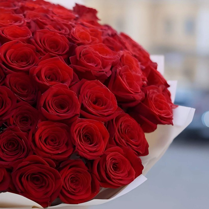 Букет 69 красных роз