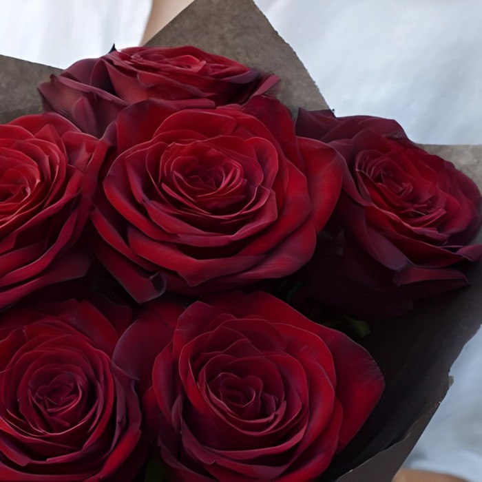 Букет 7 бордовых роз