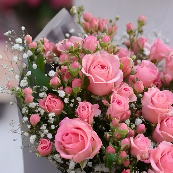 Букет 7 розовых кустовых роз