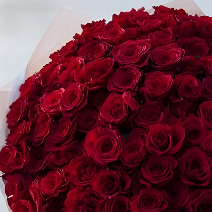 Букет 79 красных роз