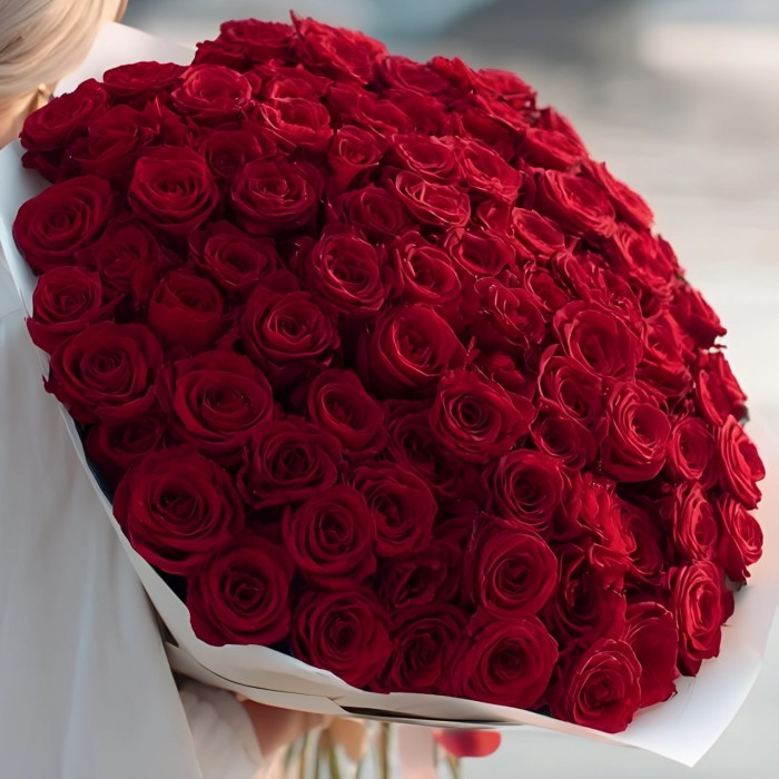 Букет 80 красных роз