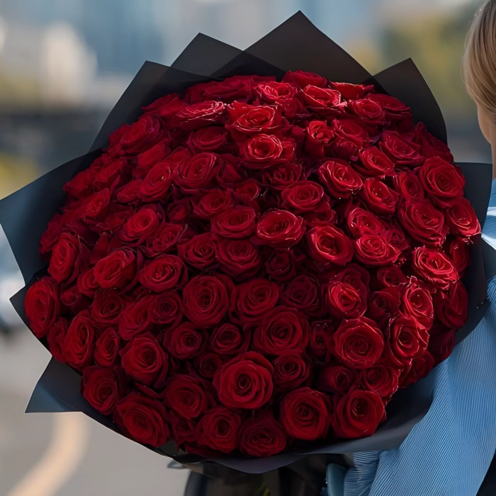 Букет 85 красных роз