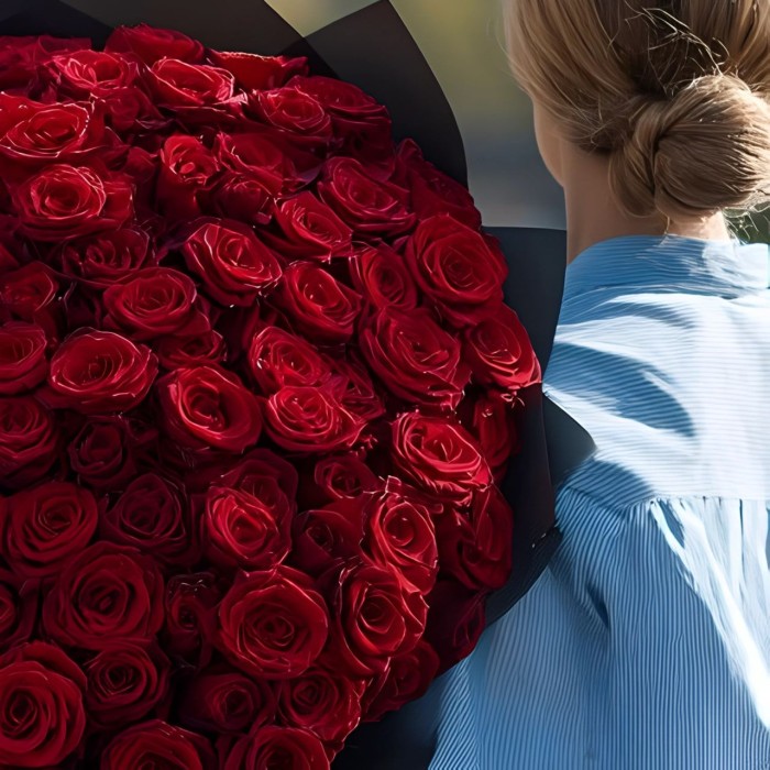 Букет 85 красных роз
