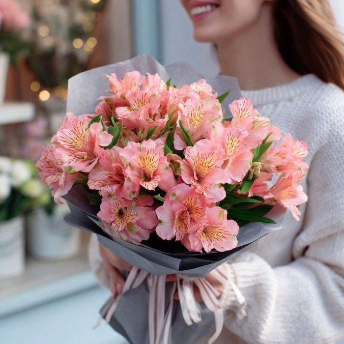 Букет 9 розовых альстромерий