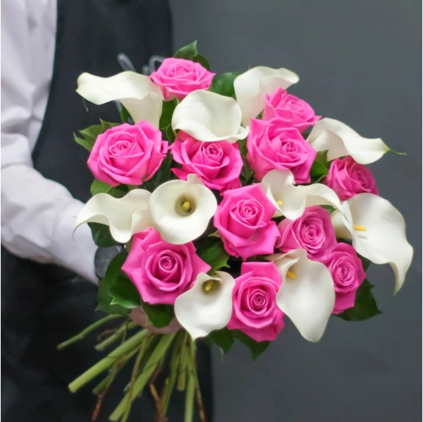 Букет из 9 калл с розами