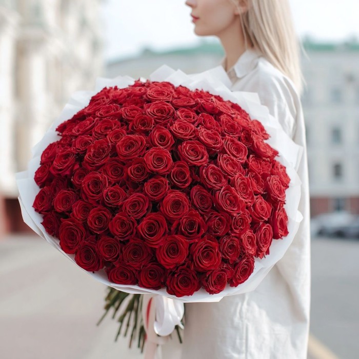 Букет 90 красных роз