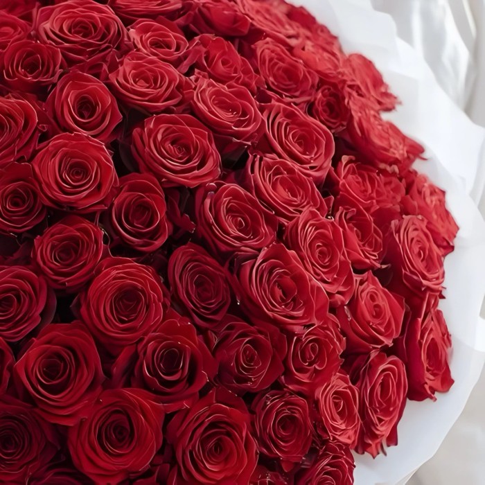 Букет 90 красных роз