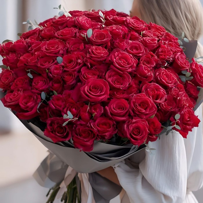 Букет 99 красных роз