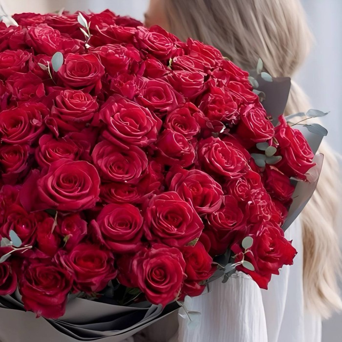 Букет 99 красных роз