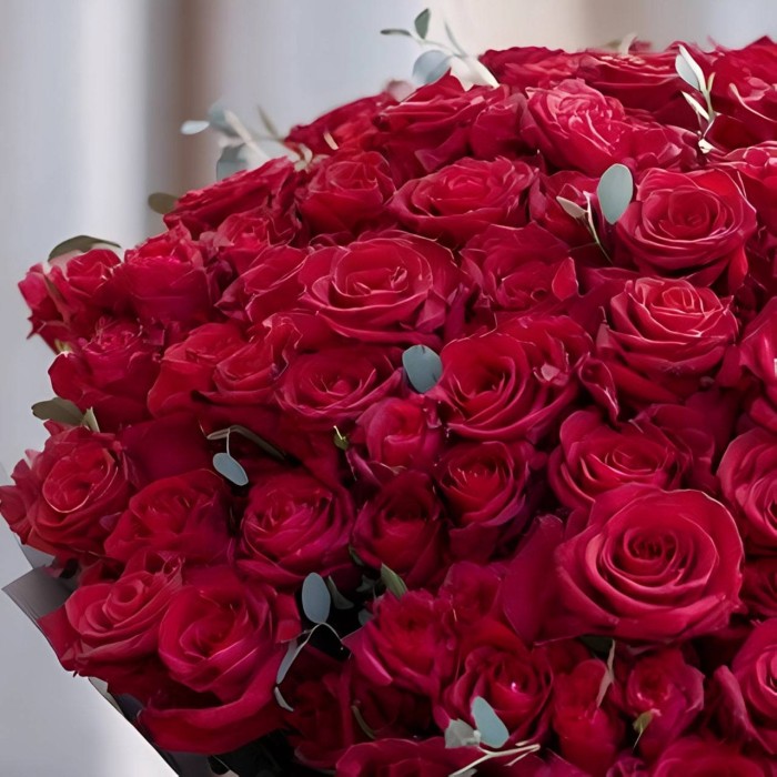 Букет 99 красных роз