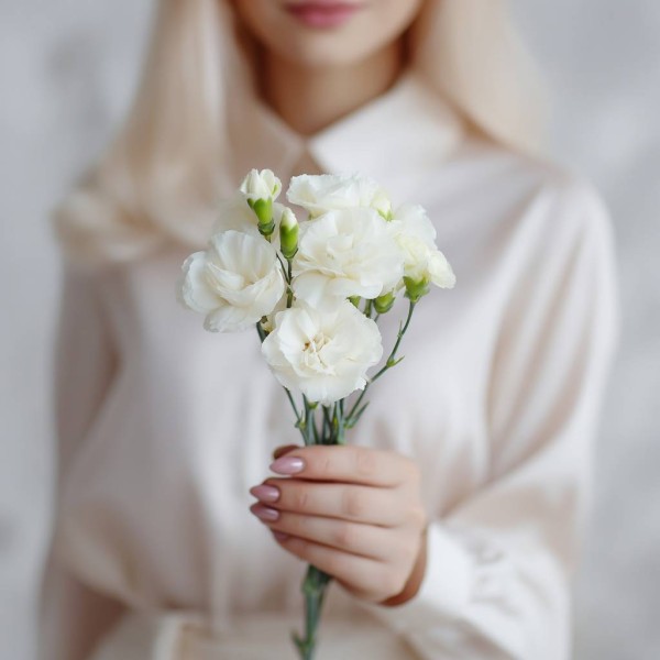 Белая эустома 1 ветка