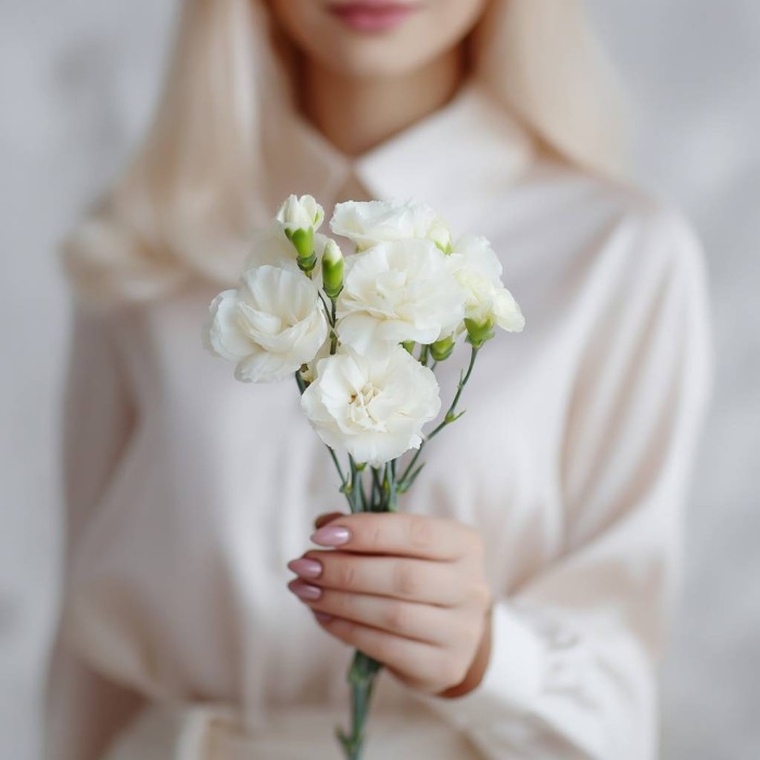 Белая эустома 1 ветка