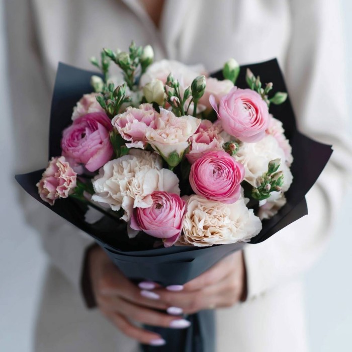 Букет эустома с пионовидной розой