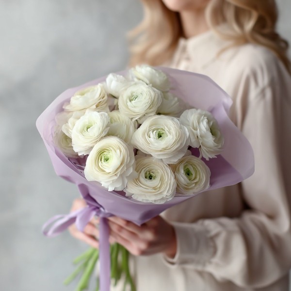 Монобукет из 13 белых ранункулюсов