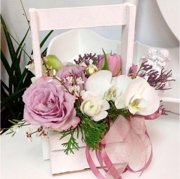 Ящичек с орхидеями