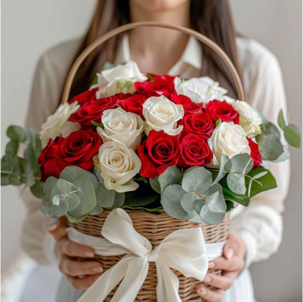 Корзина роз с днем рождения