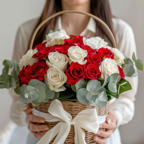 Корзина роз с днем рождения
